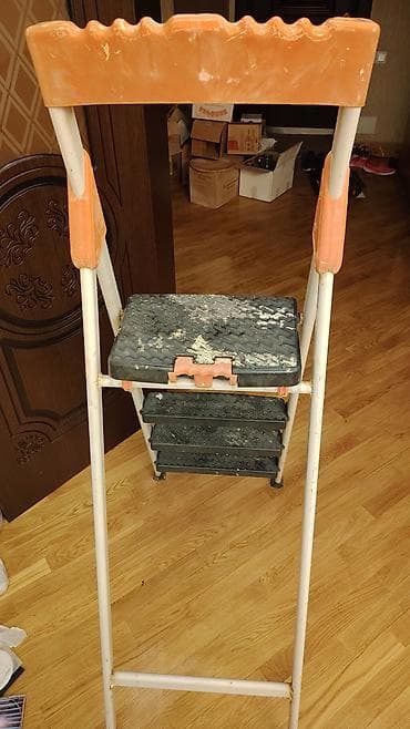 nərdivan: Beşpilləli qatlanan nərdivan - Material: möhkəm metal karkas, yuxarı — 4