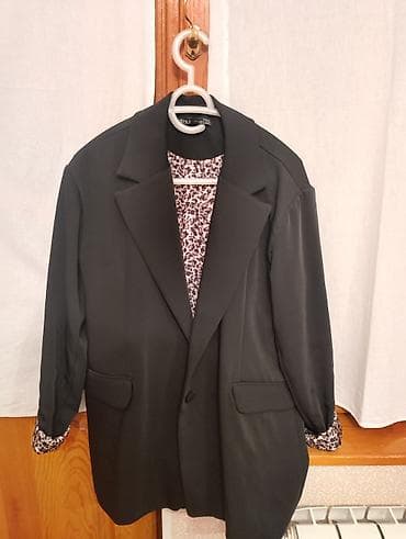 Qadın üçün qara oversize bleizer - Rəng: qara - Kəsim: oversize, tək — 1