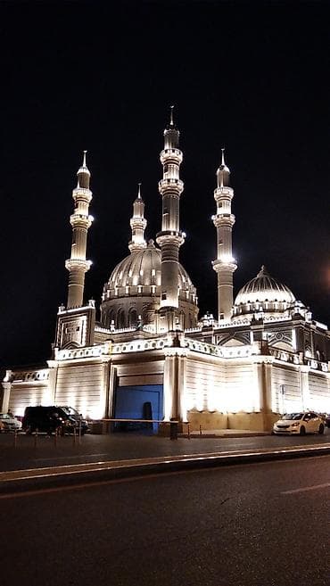 qubada satilan evler 2025: Bakida Nesimi metro Zerife parki yaninda gundelik/sutkaliq (gunluk — 8