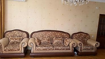 Divan və kreslo dəstləri: İşlənmiş, Klassik divan, Divan, Açılmayan — 4