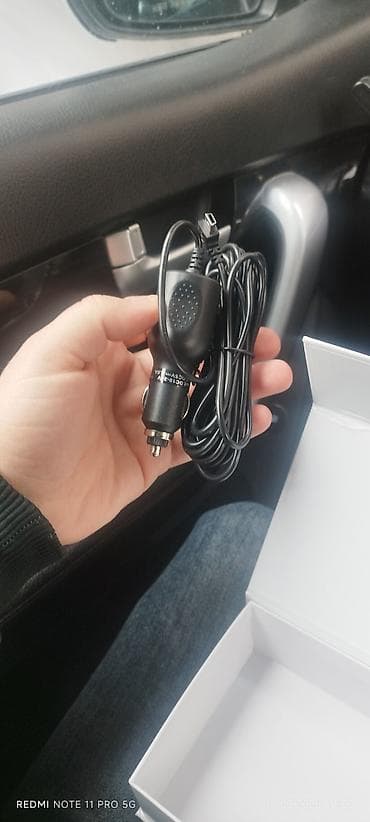 GPS naviqatorlar: Avtomobil üçün güzgü tipli DVR kamera seti Xüsusiyyətlər: - Ön panelə — 4