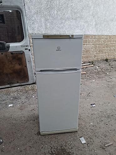 printer satilir: İşlənmiş 2 qapılı Indesit Soyuducu Satılır, rəng - Ağ — 1