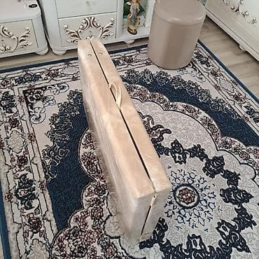 Konteynerlər: Metal paltar asqısı və qatlanan masaj/estetik masası dəsti - Geyim — 6