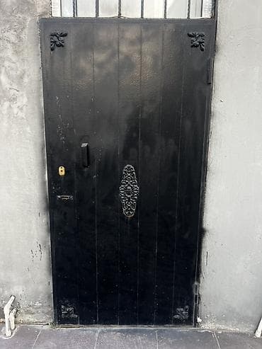 Furnitura və aksessuarlar: Metal giriş qapısı

Razmer cervecesi daxil 2 metirin 1 metire — 3