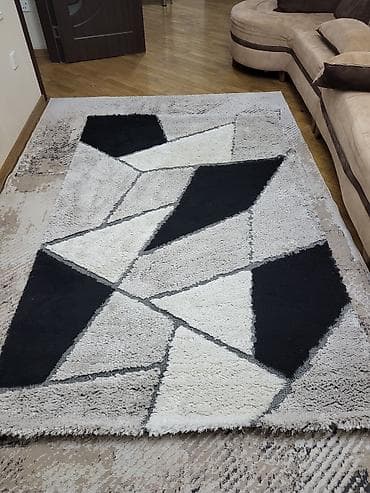 Məhsul: Qalın tüklü dizayn xalçası - Ölçü: təqribən 2x3 m (foto üzrə