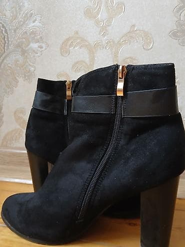 Ölçü: 39, rəng - Qara, İşlənmiş