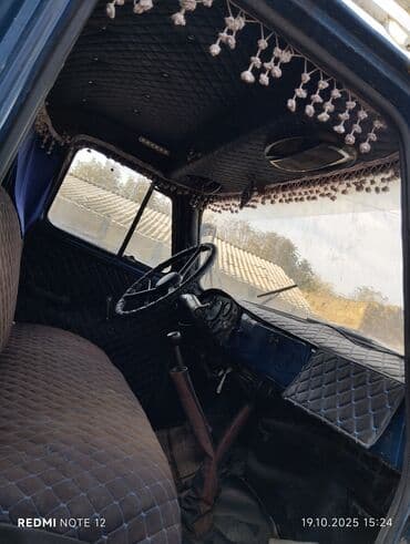 купить чехлы на авто: Yük maşını – ZIL (benzinli), bortlu kuzov Xüsusiyyətlər: - Korpus — 5