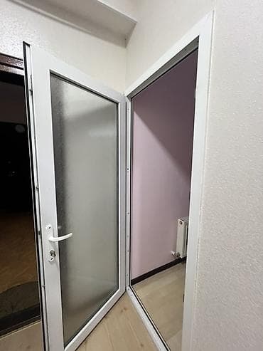 Ev və bağ: Plastik şuşeli qapi 
210*85 olcusunde — 1