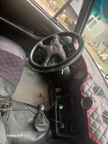 запчасти на фольксваген гольф 2: VAZ 2106, ağ rəng, 4 qapılı sedan. Xüsusiyyətlər: - Mexaniki sürətlər — 3