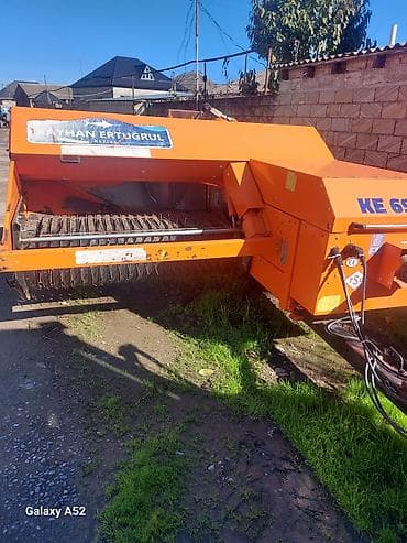 Kayhan Ertuğrul KE seriyası saman/ot presi - İstehsalçı: Kayhan