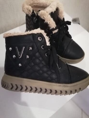 детские кроссовки сороконожки: Детская обувь, 32 размер,. Прочные. Мало поносили.в хорошем состоянии — 4