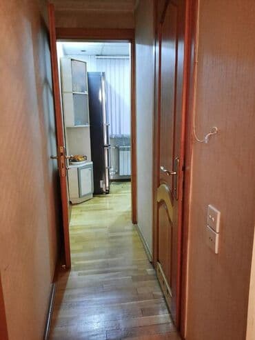 məhəmmədi kirayə: Qaraev metrosunun yaxınlığında 5 mertebeli binanın 3-cu mərtəbəsində — 8