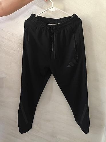 kapri şalvar: Qara Adidas idman dəsti – kapüşonlu svitşot və şalvar - Rəng: tam — 3