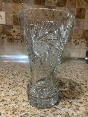 şüşə gülü: Vaza dəsti, Xrustal — 1