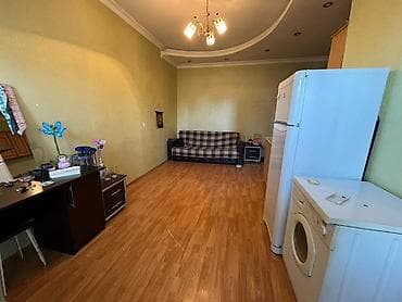 8 mikrorayonda satilan evler: 28 may metrosu,2 otaqli menzile 1 iwleyen xanim 25 yawa kimi — 2