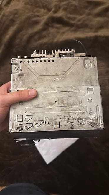 kohnə soyuducular: Pioneer avtomobil maqnitofonu Xüsusiyyətlər: - Ön paneldə böyük — 2