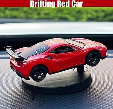 Drifting Red Car – avtomobil paneli üçün mini fırlanan model oyuncaq