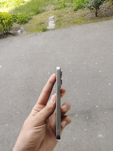 i̇phone 1: IPhone 15 Pro, Gümüşü — 3