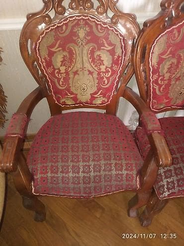 Qabaq stolu 1oturacaq st 12, divan 2 kreslo 4 jurnal st 1