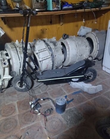 electro samokat: Elektrik skuter - Güclü hərəkət üçün qalın dişli təkərlər və iri — 1