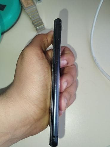 x 5: 📱 Ekran: 4.7 düym, IPS LCD, 750×1334, 60Hz � ⚙️ Prosessor: Apple A13 — 5