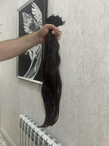 hamam seti: Təbii uşag saçı – tünd qəhvəyi, dalğalı tekstura. - Uzunluq: təxminən — 2