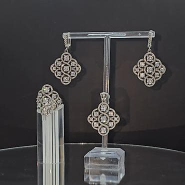 Dəstə daxildir: Üzük, Ağ qızıl