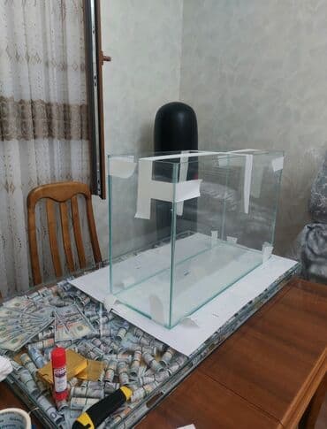 аквариум купить: Ölçü 70×46×25 radajlı 6 lıq şüşəylə yığılıb Sadə, modern görünüşlü bu — 2