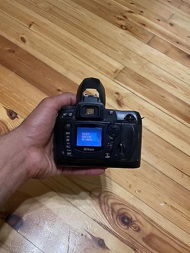 Nikon D70 DSLR fotoaparat dəsti Məhsulun tərkibi: - Nikon D70 gövdə - — 5
