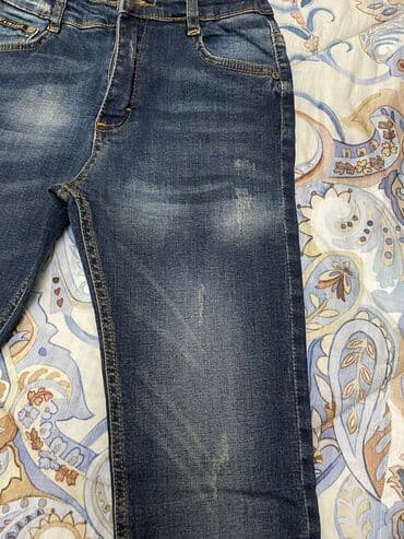 Верхняя одежда: Джинсы на мальчика 10 лет. Как новые. Одели пару раз — 7