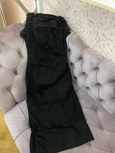 libas: 1.Cehrayi gullu don. Tikdirilib ve 1-2 defe geyinilib.Astari da var — 6