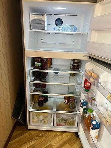 Məişət texnikası: 2 qapılı Samsung Soyuducu Satılır, rəng - Gümüşü, Təkərli — 2