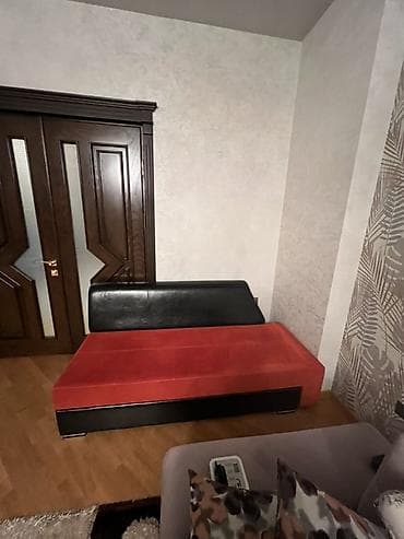 Di̇van-kravat, Açılan, Bazalı