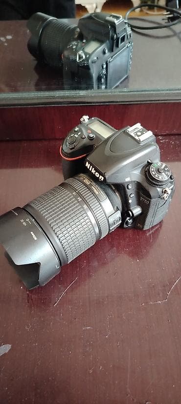 Foto və videokameralar: Nikon D750 gull frime Flas tt600 Videoqaraf isigi 18-140 obyektiv 85 — 10