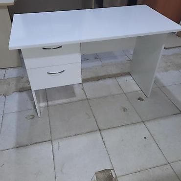 Yeni, İşçi üçün, Dördbucaq masa lalafo.az -da Yeni, İşçi üçün, Dördbucaq masa