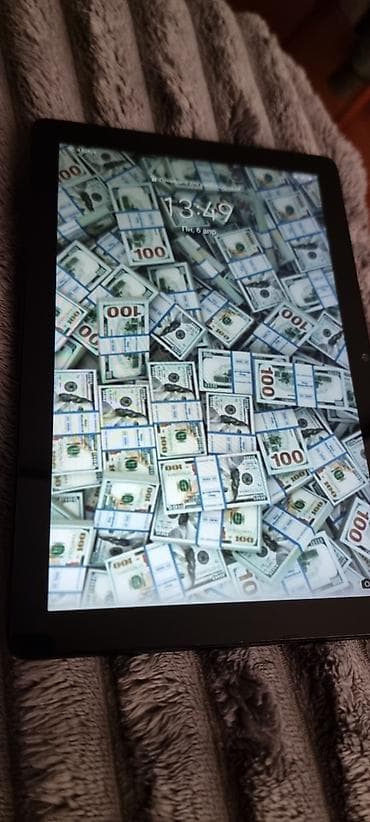 Huawei planşet – model AGR-W09 Xüsusiyyətlər: - Ekran: 10 düymlük