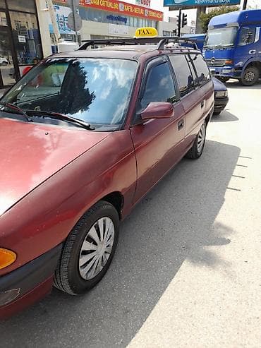 Opel Astra: 1.8 l | 1995 il Universal