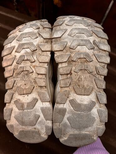 Toy paltarları və aksesuarları: ZARA ayaqqabısı - Rəng: açıq bej/boz üst hissə, qara bağcıqlar (ağ — 3