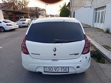 kia satisi: Renault Sandero: 1.6 l | Hetçbek — 4