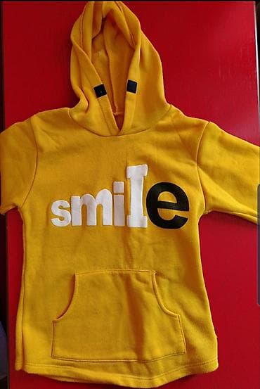 jumper: Sarı uzun qol kapüşonlu,içi isti sviter. Üstündə "ssmile" şəkli ilə — 1