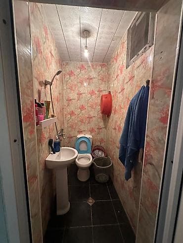 sabuncuda satilan ucuz evler: Bakı, 7 otaqlı, Köhnə tikili, 180 kv. m — 7