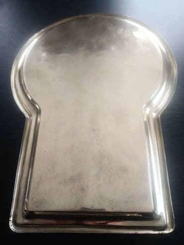 samovar qedimi: Latundan qədim samovar altlığı-podnos və damcı qabı.Kleymoları — 6