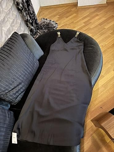 Qara satən geyim – zərif slip don - Rəng: Dərin qara - Model