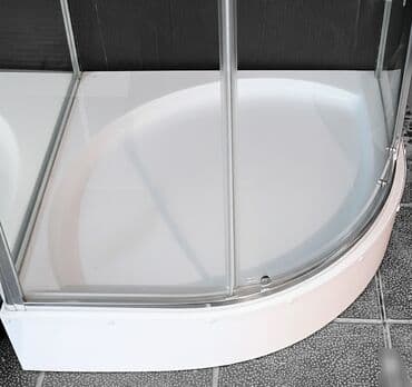 islenmis panel radiatorlar: Yüksək keyfiyyətli duşaltı poddonlar. fiber akril material çatdırılma — 9