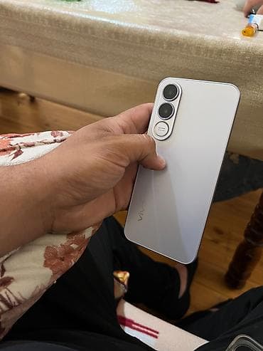 Техника и электроника: Vivo 256 ГБ, цвет - Серебристый, Две SIM карты — 3