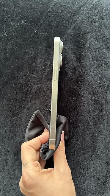 işdəmiş telefonlar: IPhone 15 Pro Max, 256 GB, Ağ, Face ID — 7