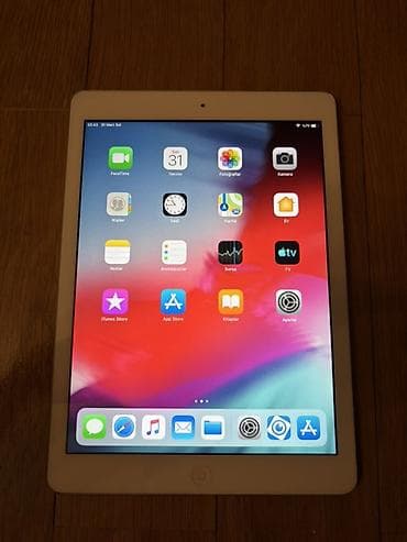 ipad mini 6 qiyməti: Apple iPad air Xüsusiyyətlər: - Rəng: Gümüş - Ekran: 9.7" Retina — 1