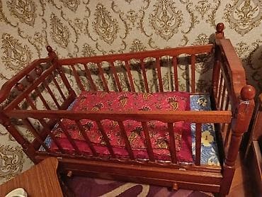 uşaq yelencek: Oğlan və qız üçün, Dördbucaq, Beşik, Matras ilə, Yellənmə mexanizm ilə — 1