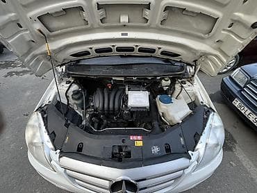 maşınlar satisi: Mercedes-Benz B180, ağ rəng, kompakt MPV/geniş hatchback.Barter — 5