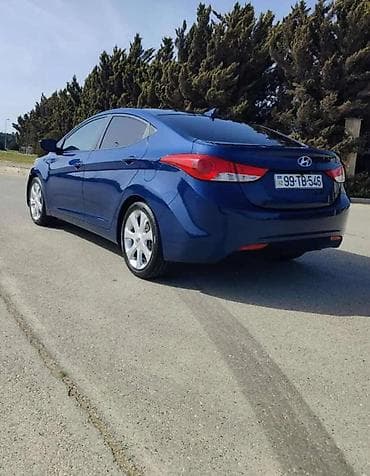 kia optima 2013: Hyundai Elantra: 1.8 l | 2013 il Sedan — 7